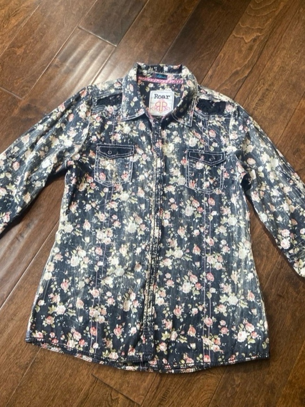 ROAR Embroidered Rhinestone embellished Shirt Western Biker Sz XL lace